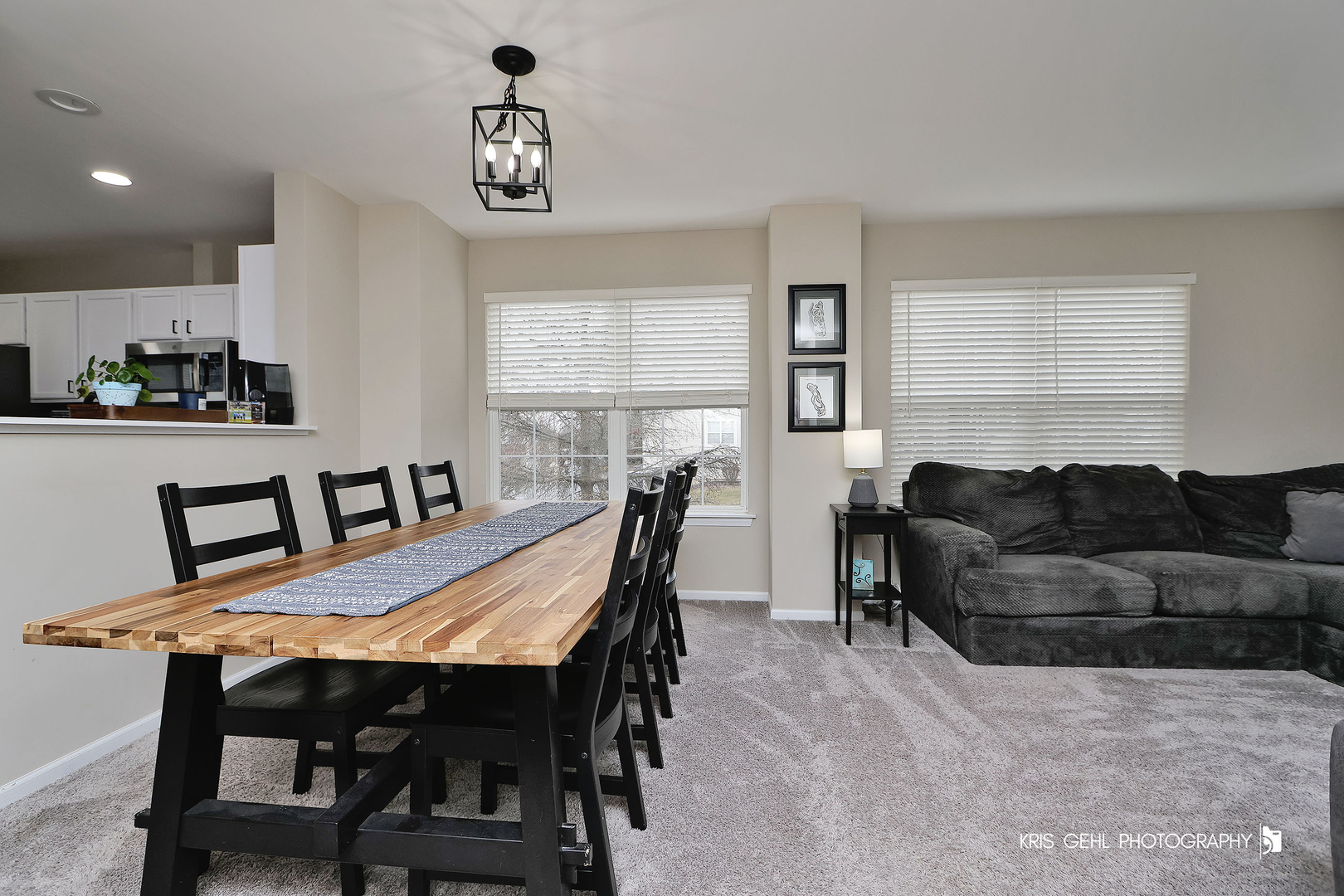 Round Lake, IL 60073