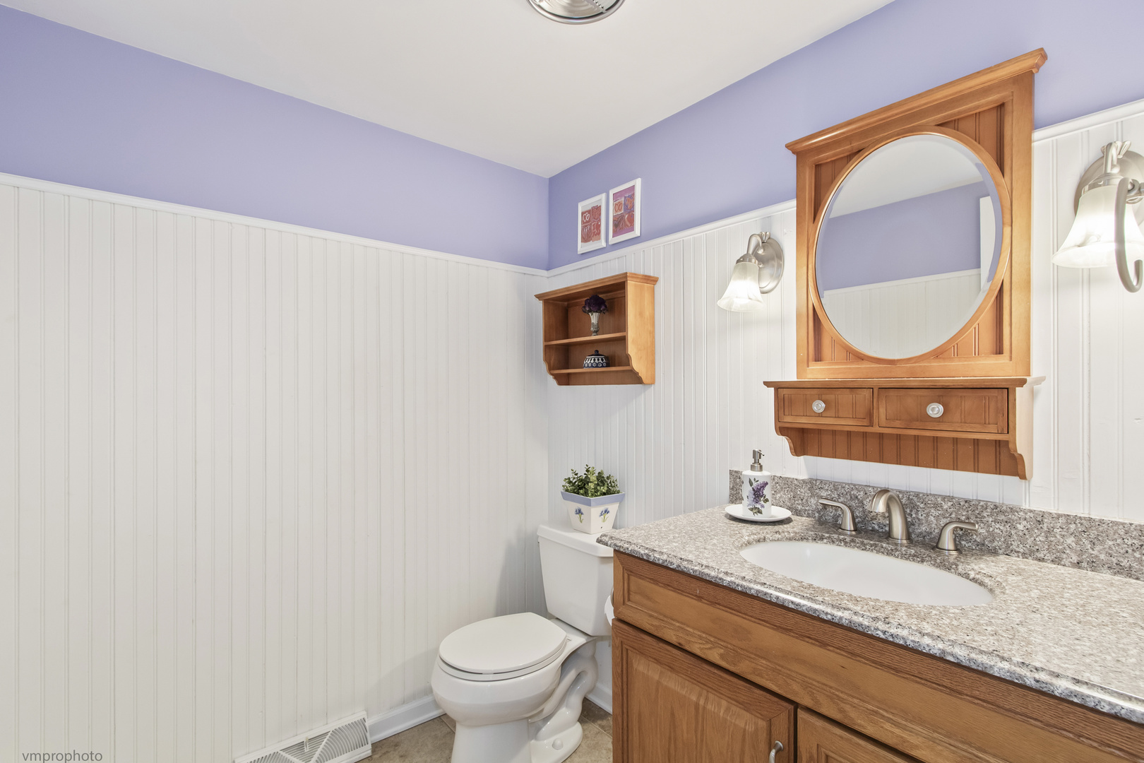 913 Warwick Lane, Libertyville, IL 60048