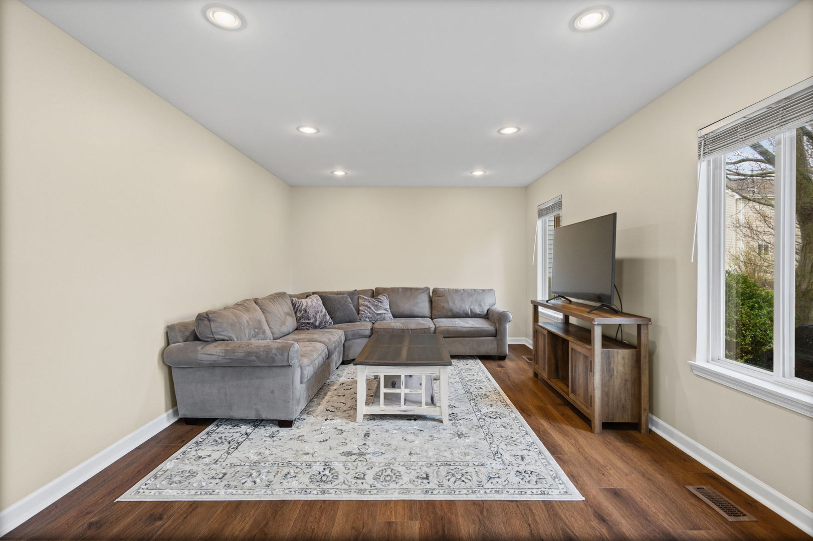 1060 Selma Lane, Naperville, IL 60540