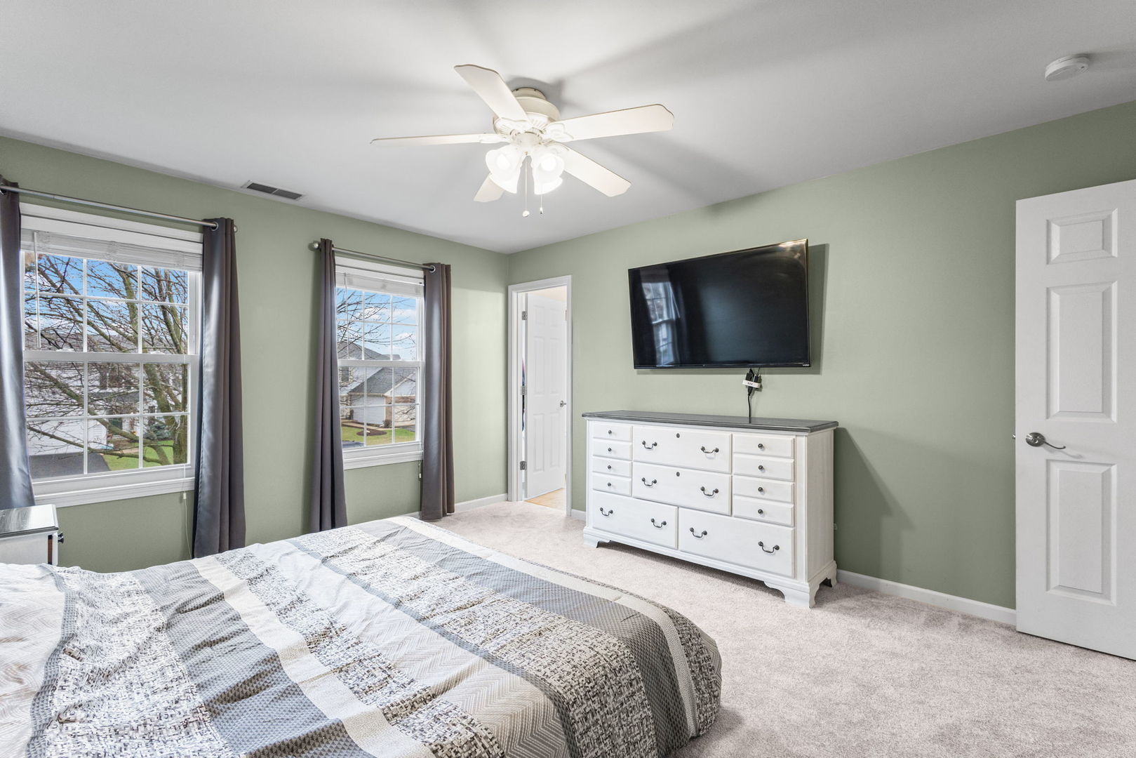 1060 Selma Lane, Naperville, IL 60540