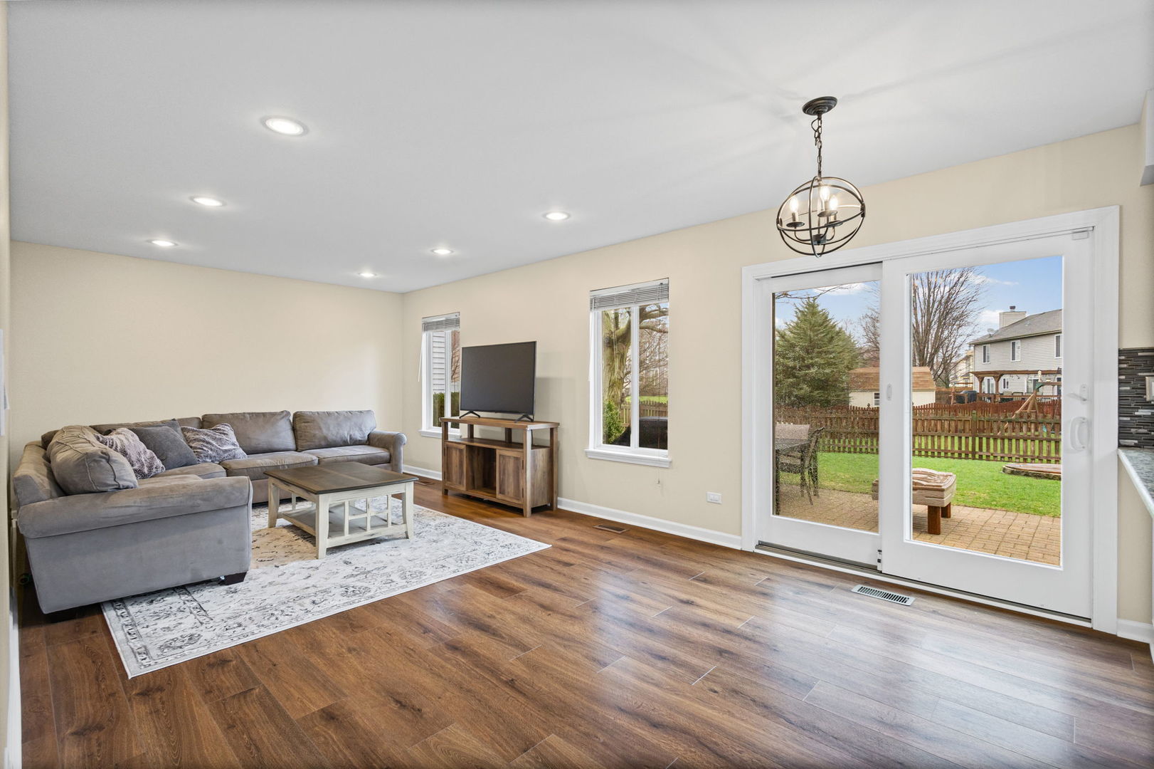 1060 Selma Lane, Naperville, IL 60540