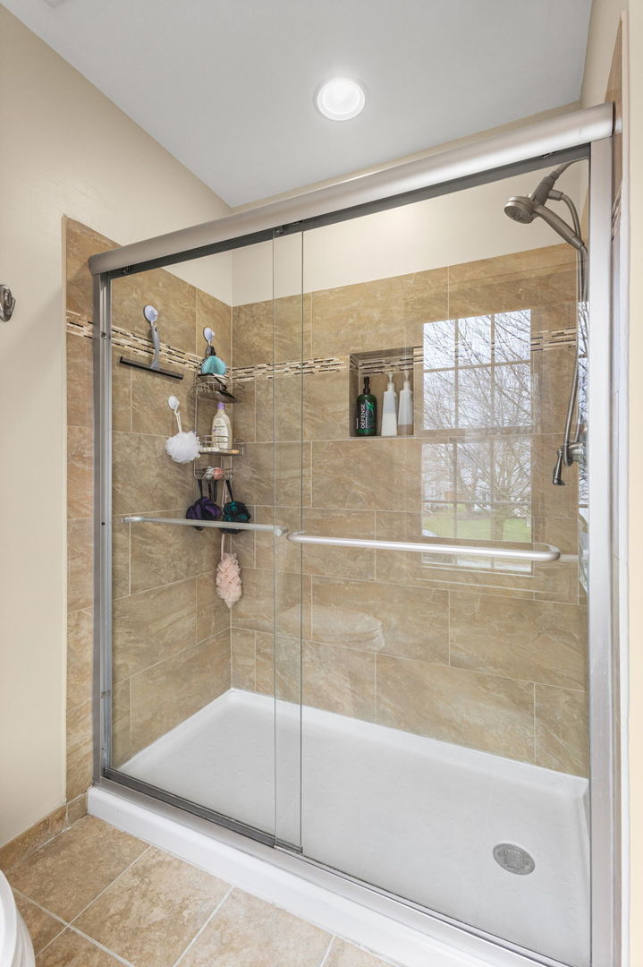 1060 Selma Lane, Naperville, IL 60540