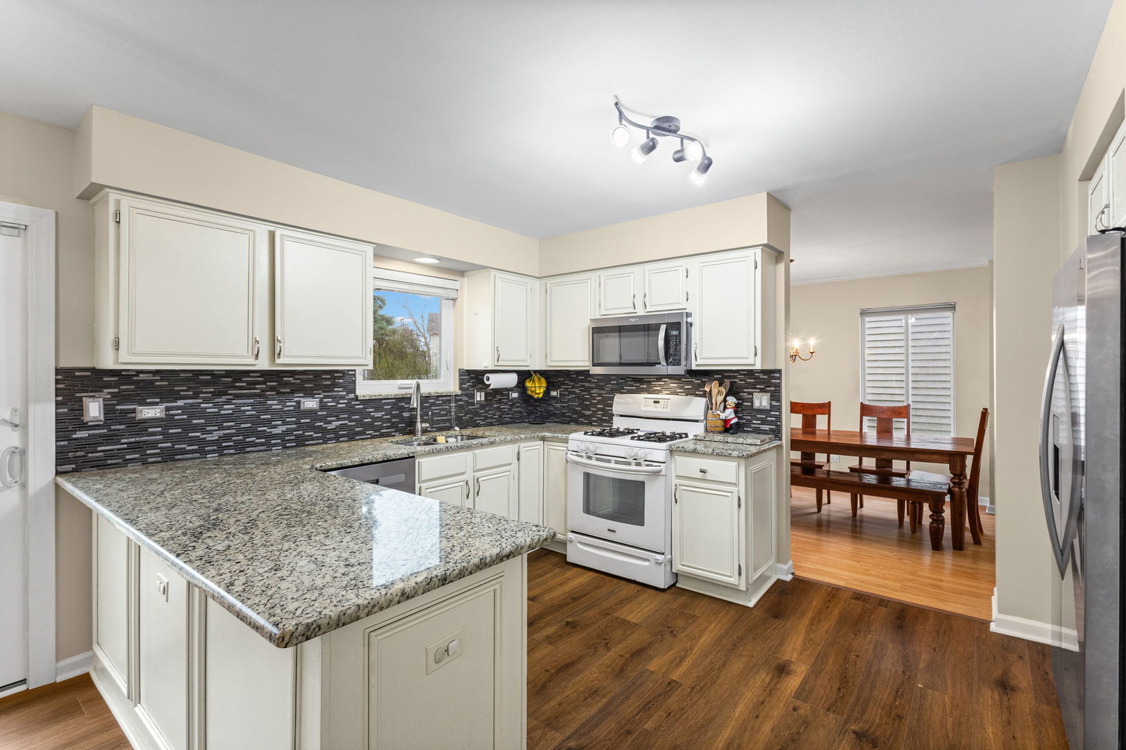 1060 Selma Lane, Naperville, IL 60540