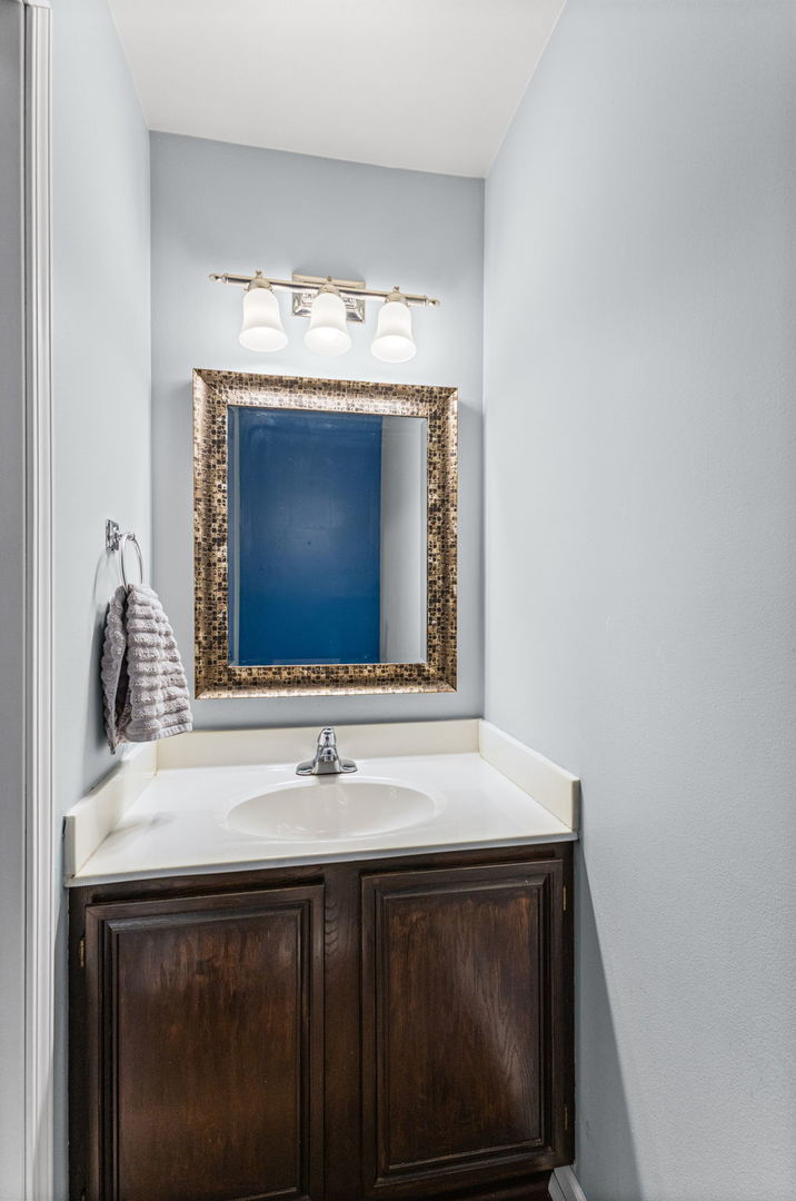 1060 Selma Lane, Naperville, IL 60540