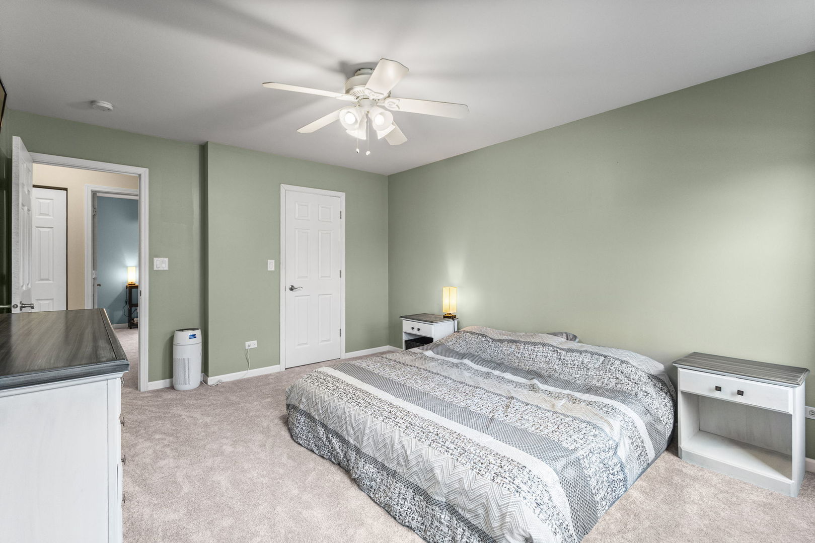 1060 Selma Lane, Naperville, IL 60540