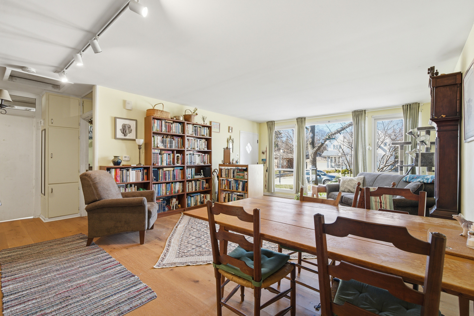 5429 Benton Avenue, Downers Grove, IL 60515