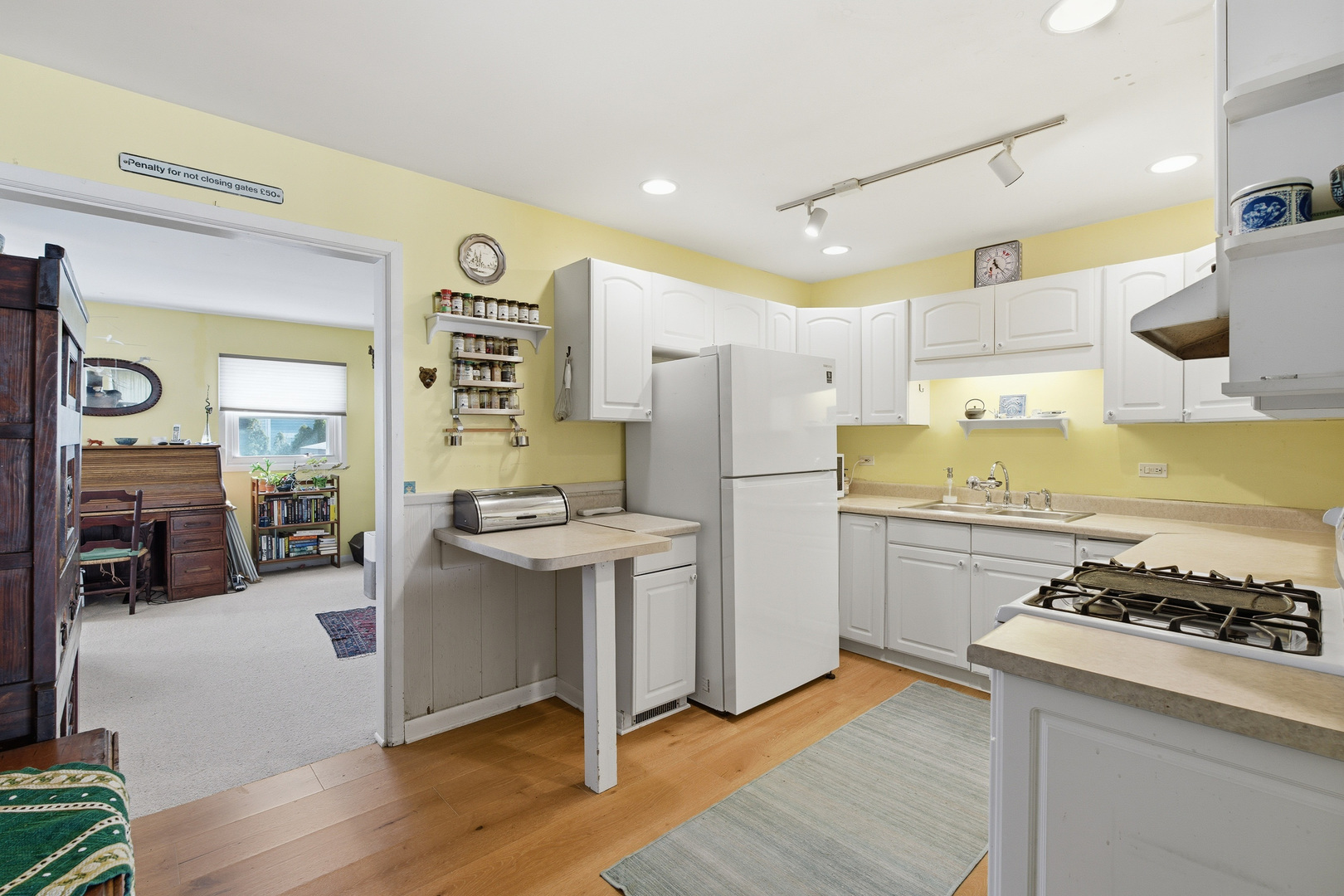 5429 Benton Avenue, Downers Grove, IL 60515