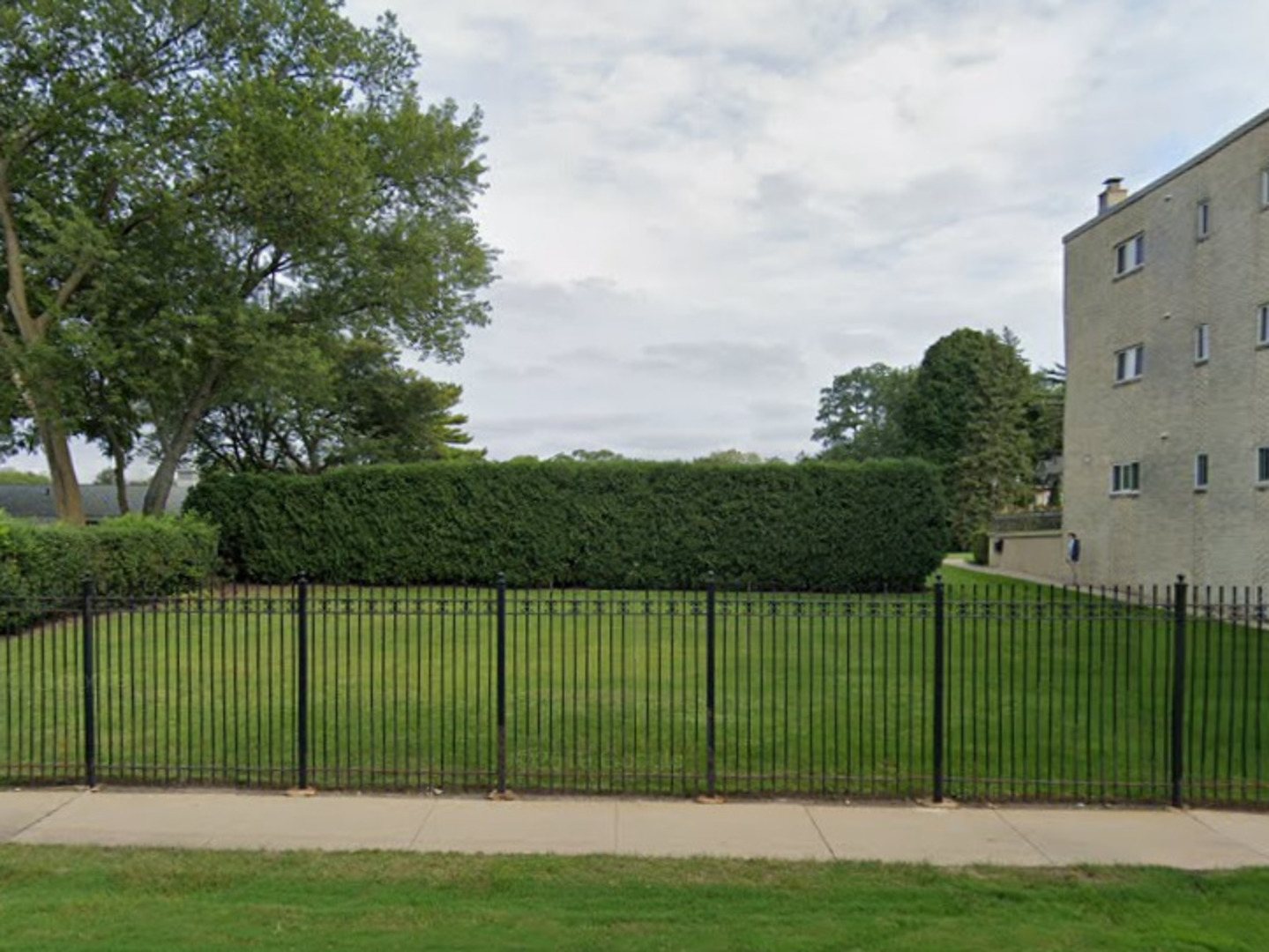 1 N Dee Road #1B, Park Ridge, IL 60068