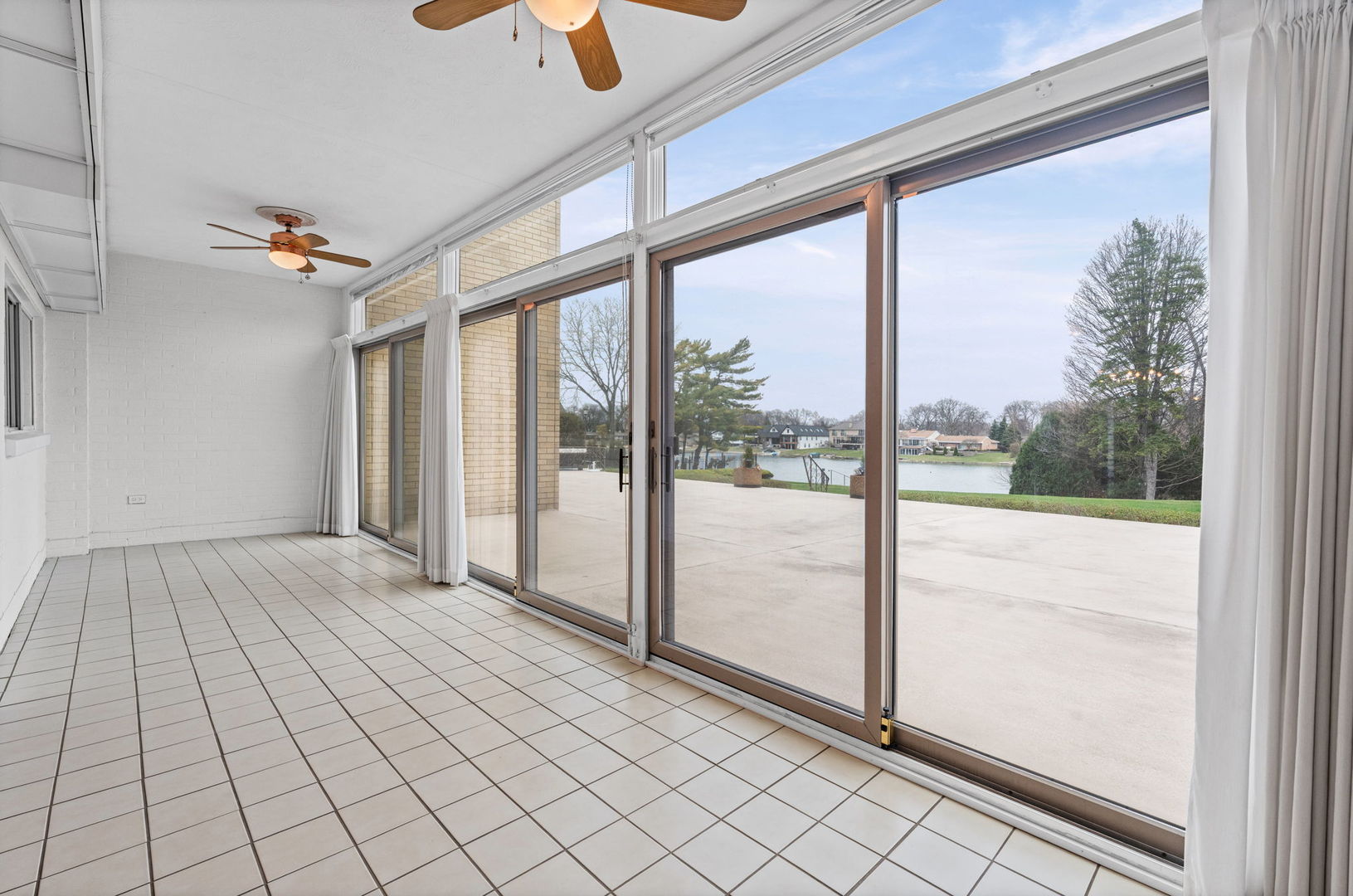 1 N Dee Road #1B, Park Ridge, IL 60068