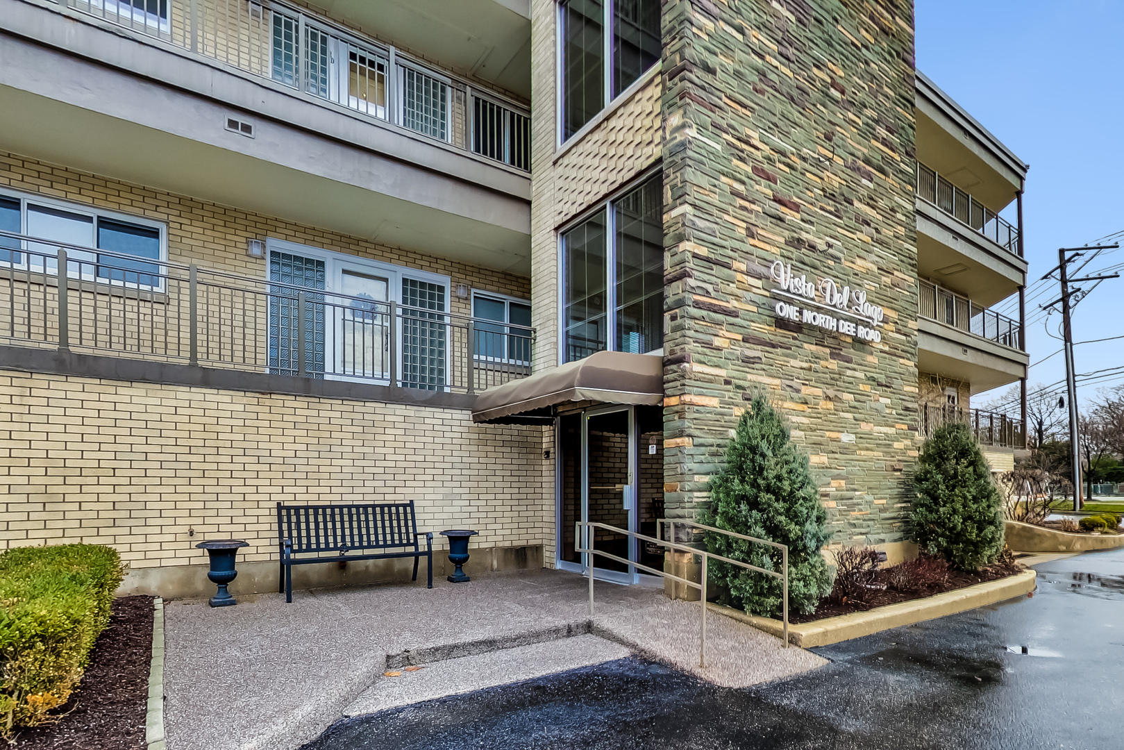 1 N Dee Road #1B, Park Ridge, IL 60068