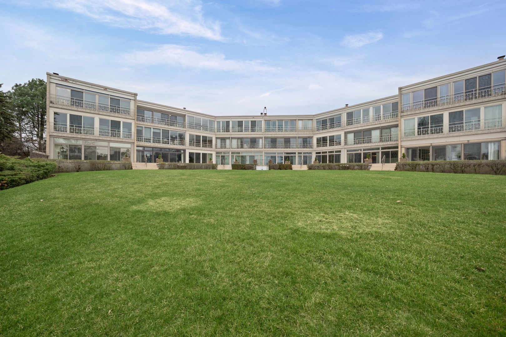 1 N Dee Road #1B, Park Ridge, IL 60068