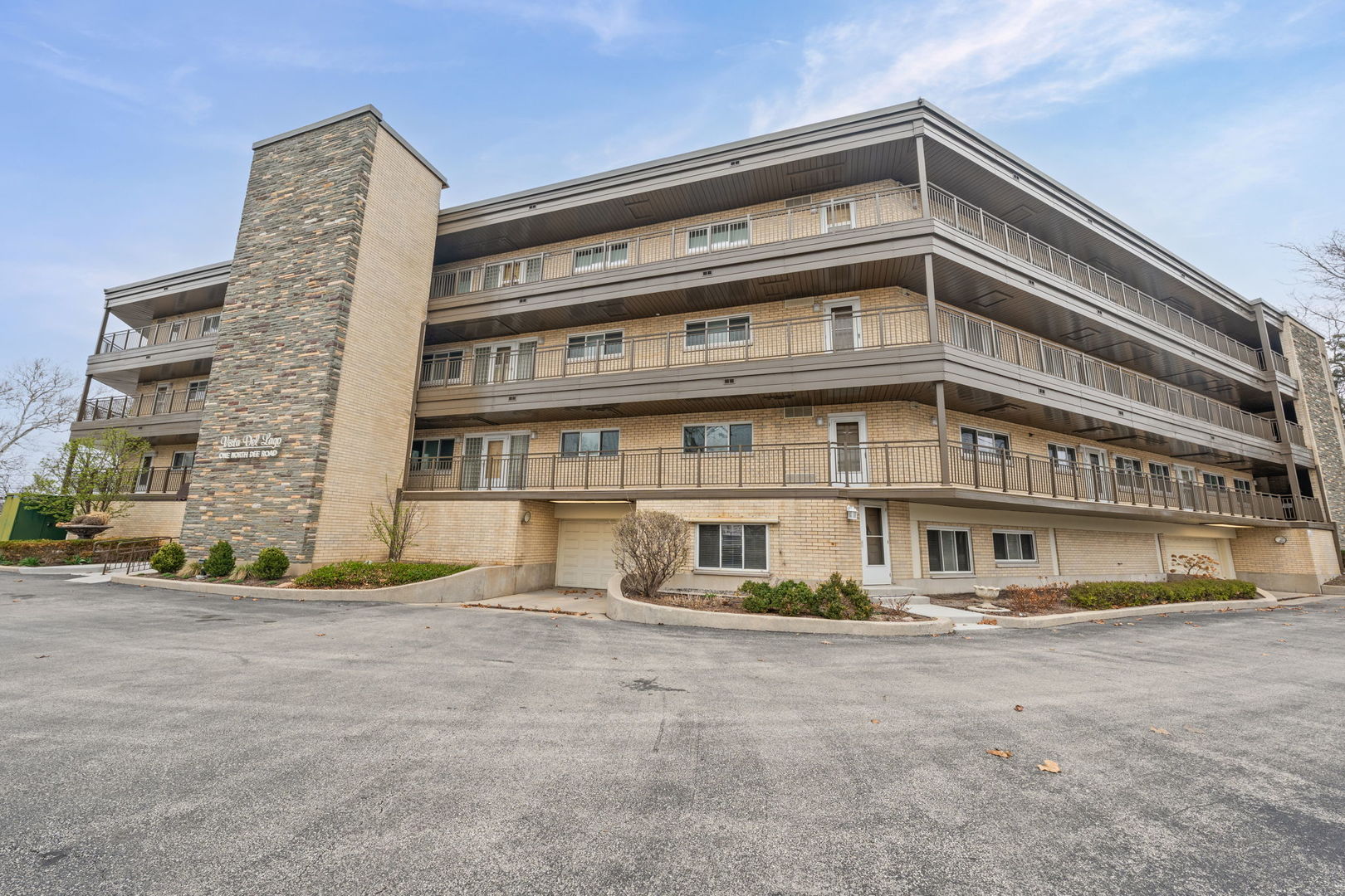 1 N Dee Road #1B, Park Ridge, IL 60068