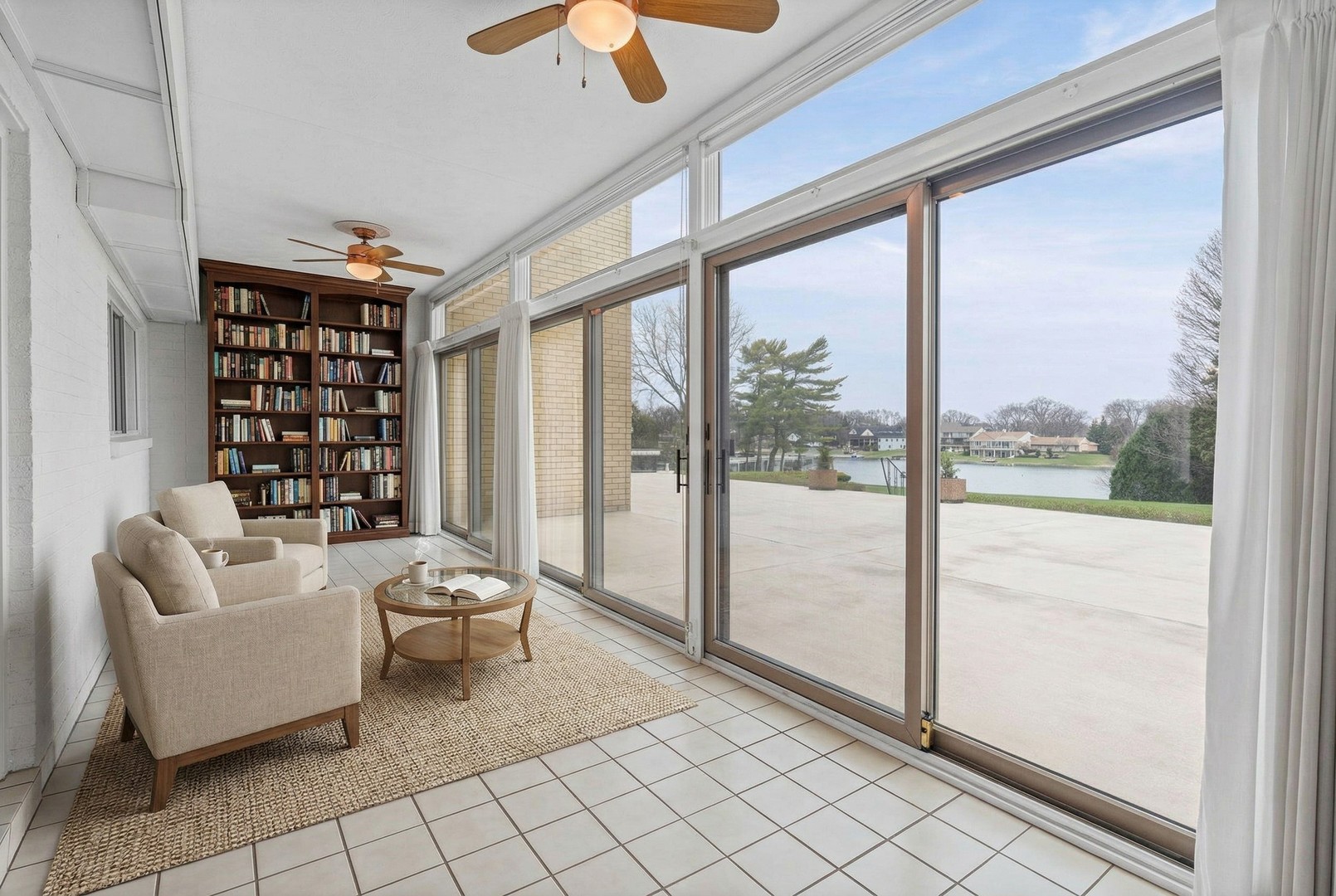 1 N Dee Road #1B, Park Ridge, IL 60068