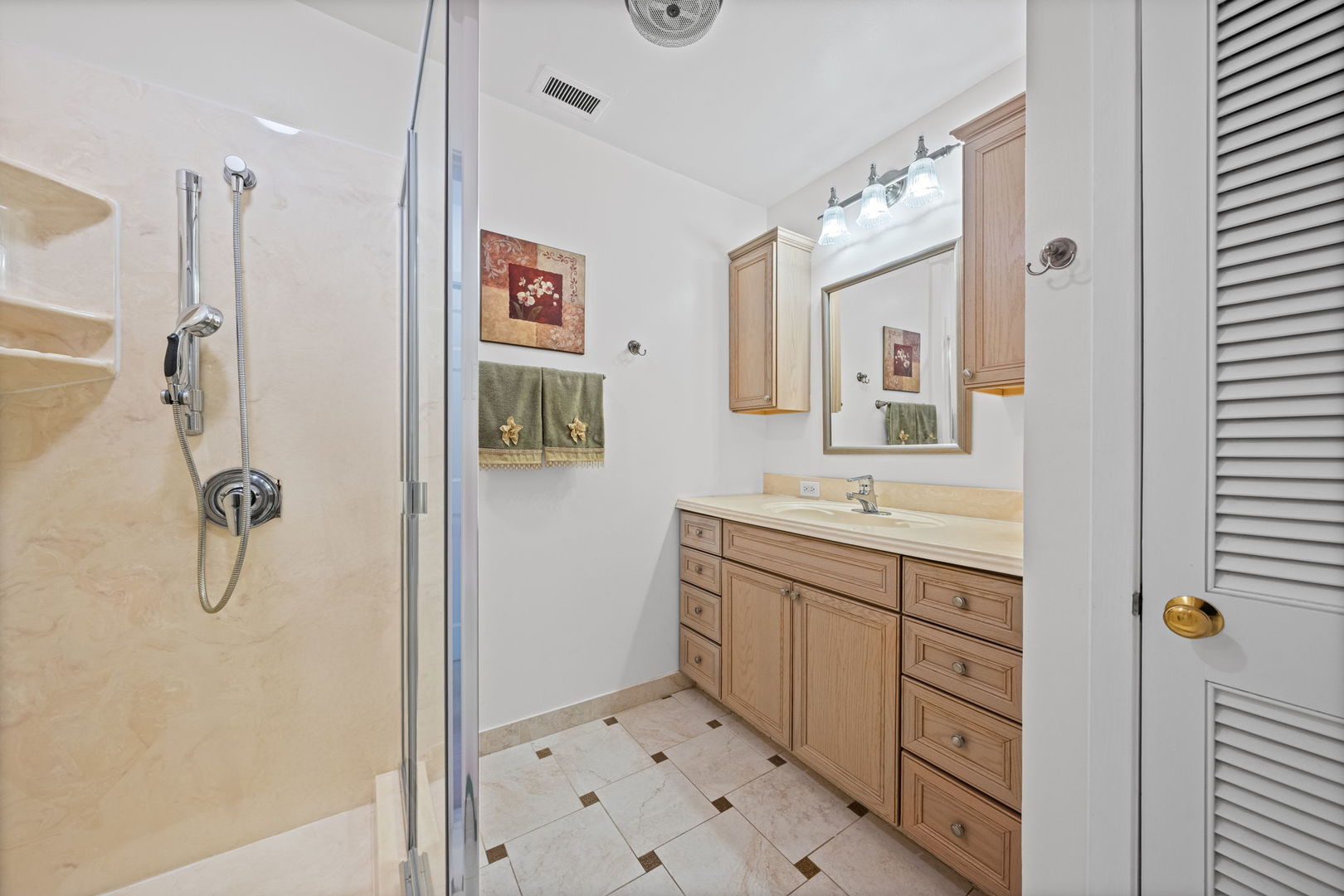 1 N Dee Road #1B, Park Ridge, IL 60068