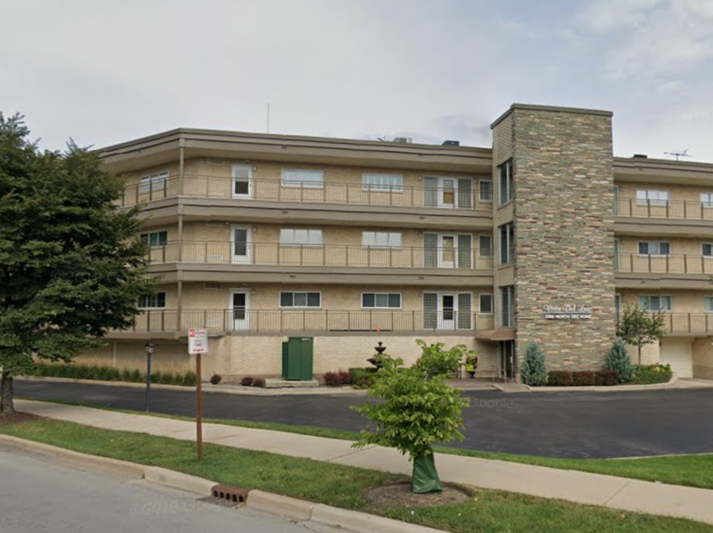 1 N Dee Road #1B, Park Ridge, IL 60068