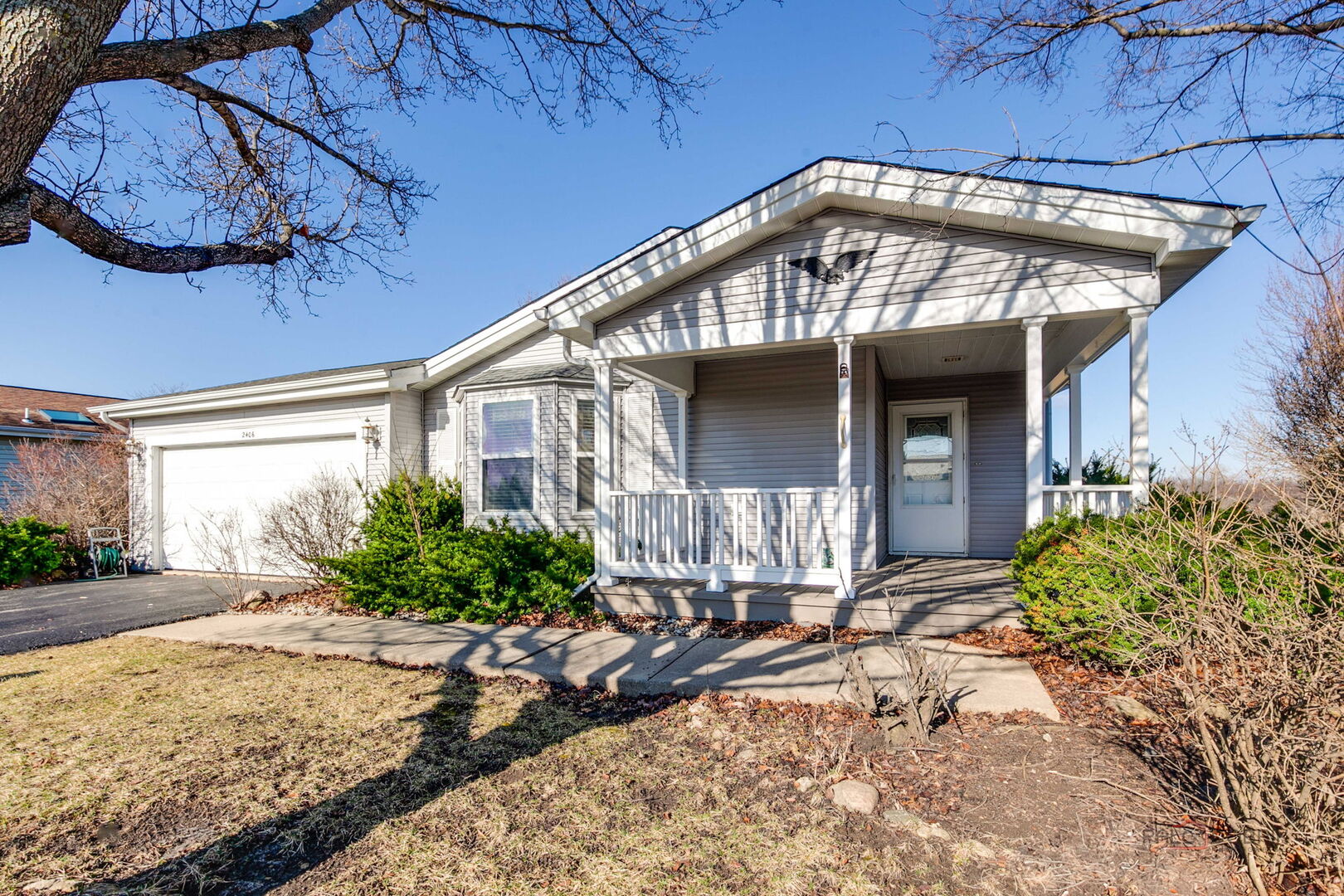 2406 STALLION Court, Grayslake, IL 60030