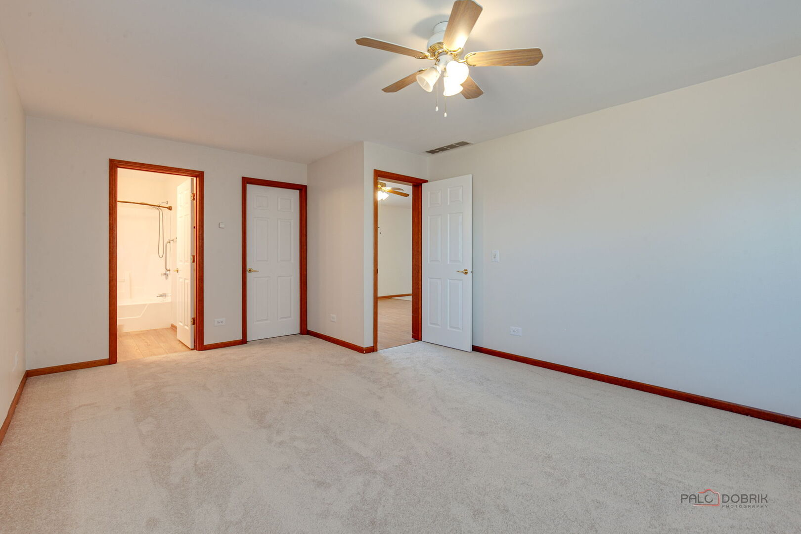 2406 STALLION Court, Grayslake, IL 60030