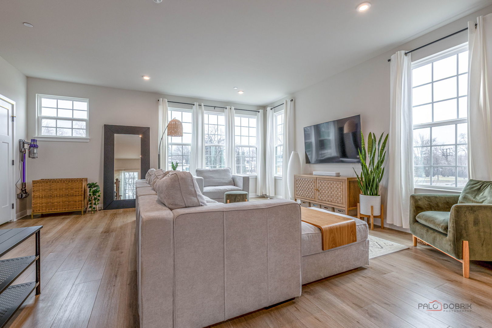 167 Canterbury Way, Lake Zurich, IL 60047