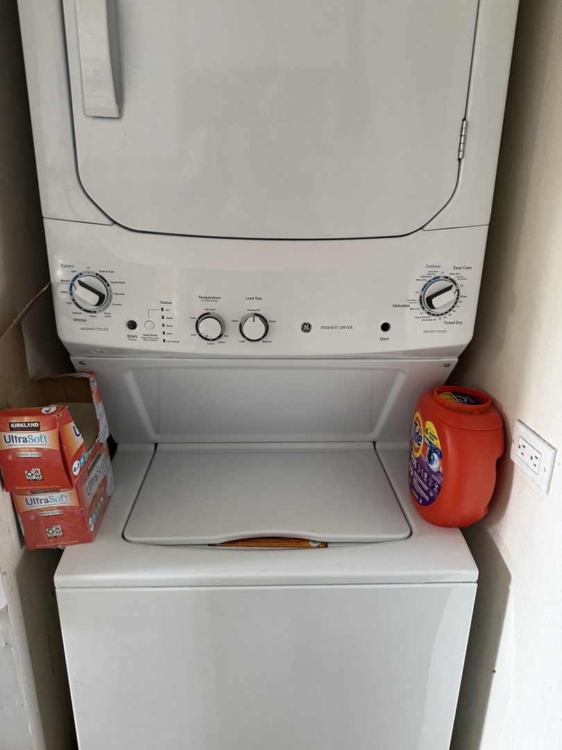 982 W Villa Drive, Des Plaines, IL 60016