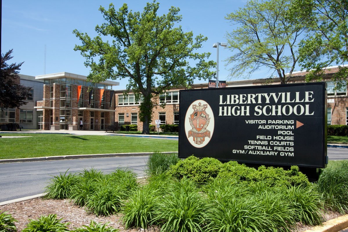 334 E Winchester Road, Libertyville, IL 60048