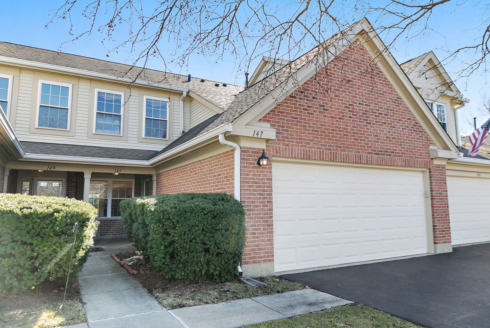 147 Stirling Lane, Schaumburg, IL 60194