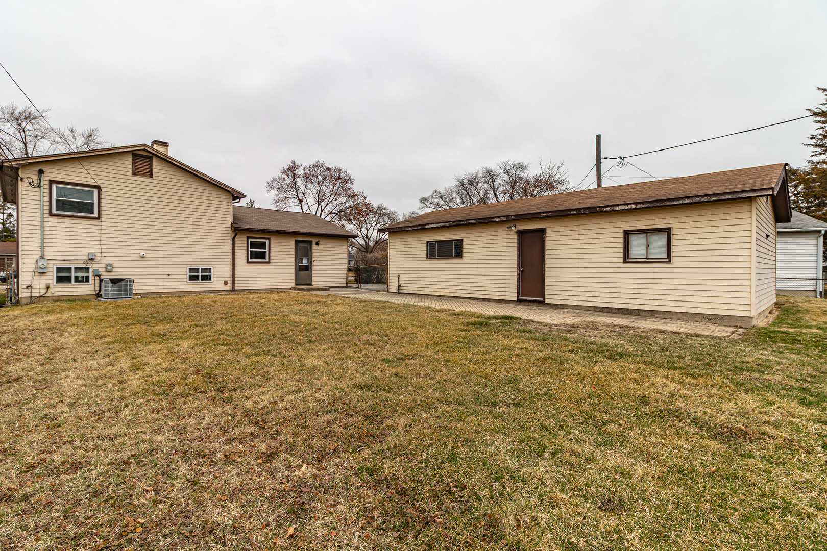 325 N Emerald Avenue, Mundelein, IL 60060