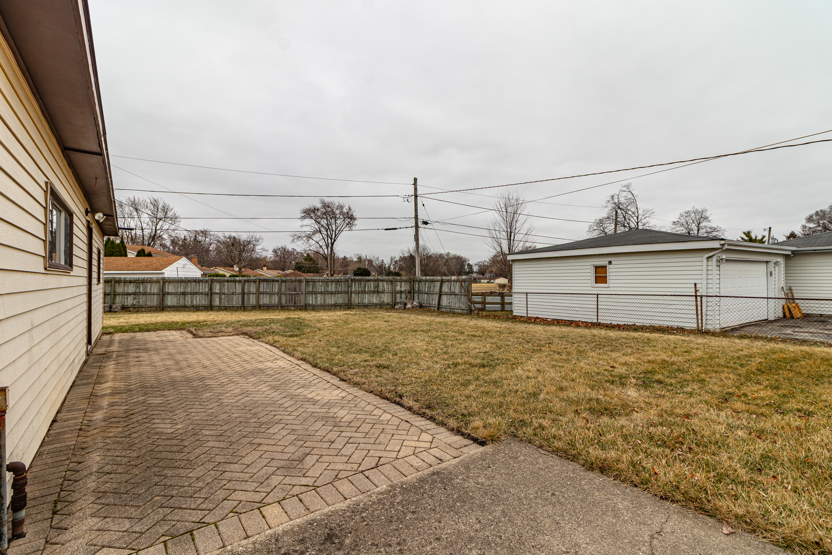 325 N Emerald Avenue, Mundelein, IL 60060