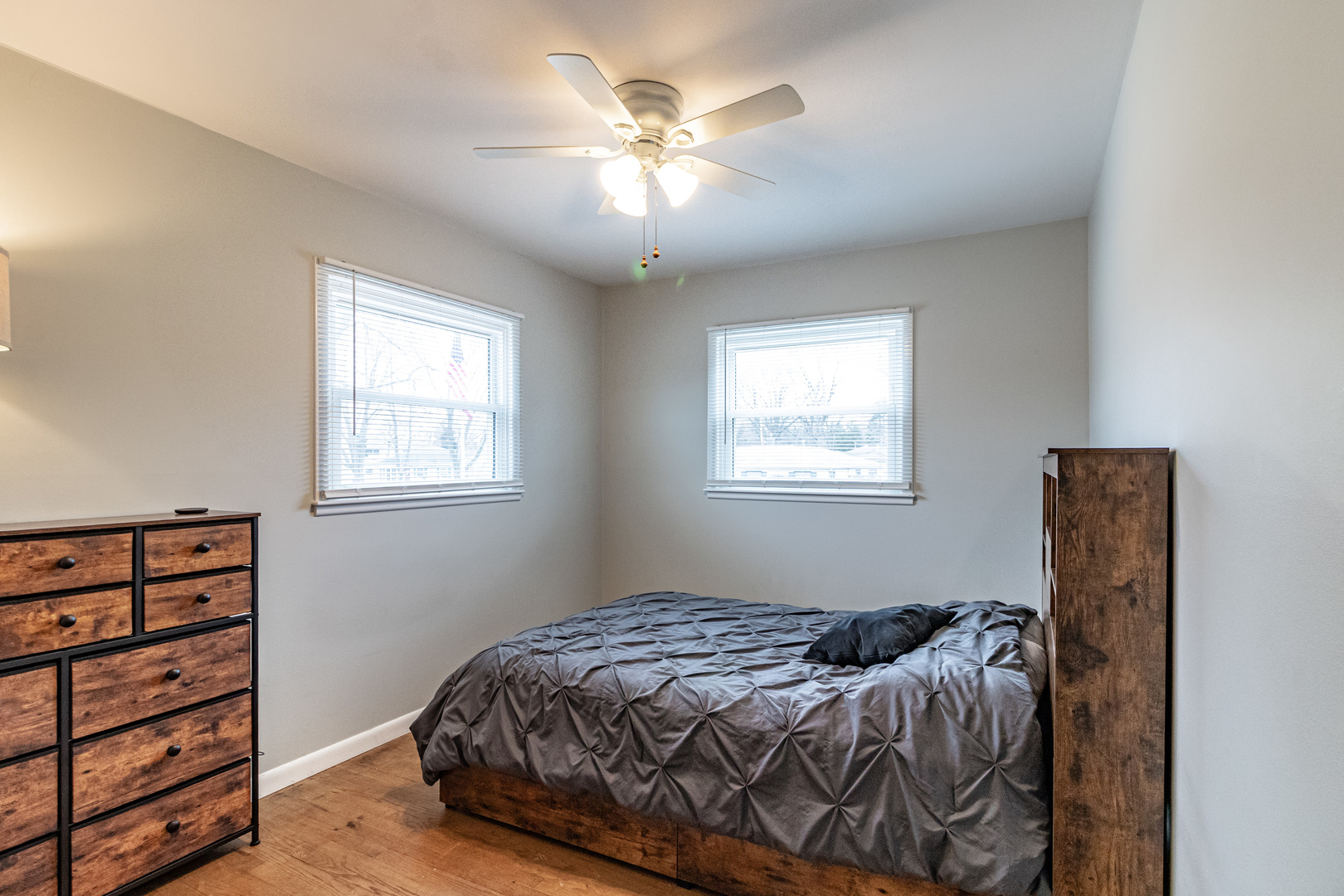 325 N Emerald Avenue, Mundelein, IL 60060