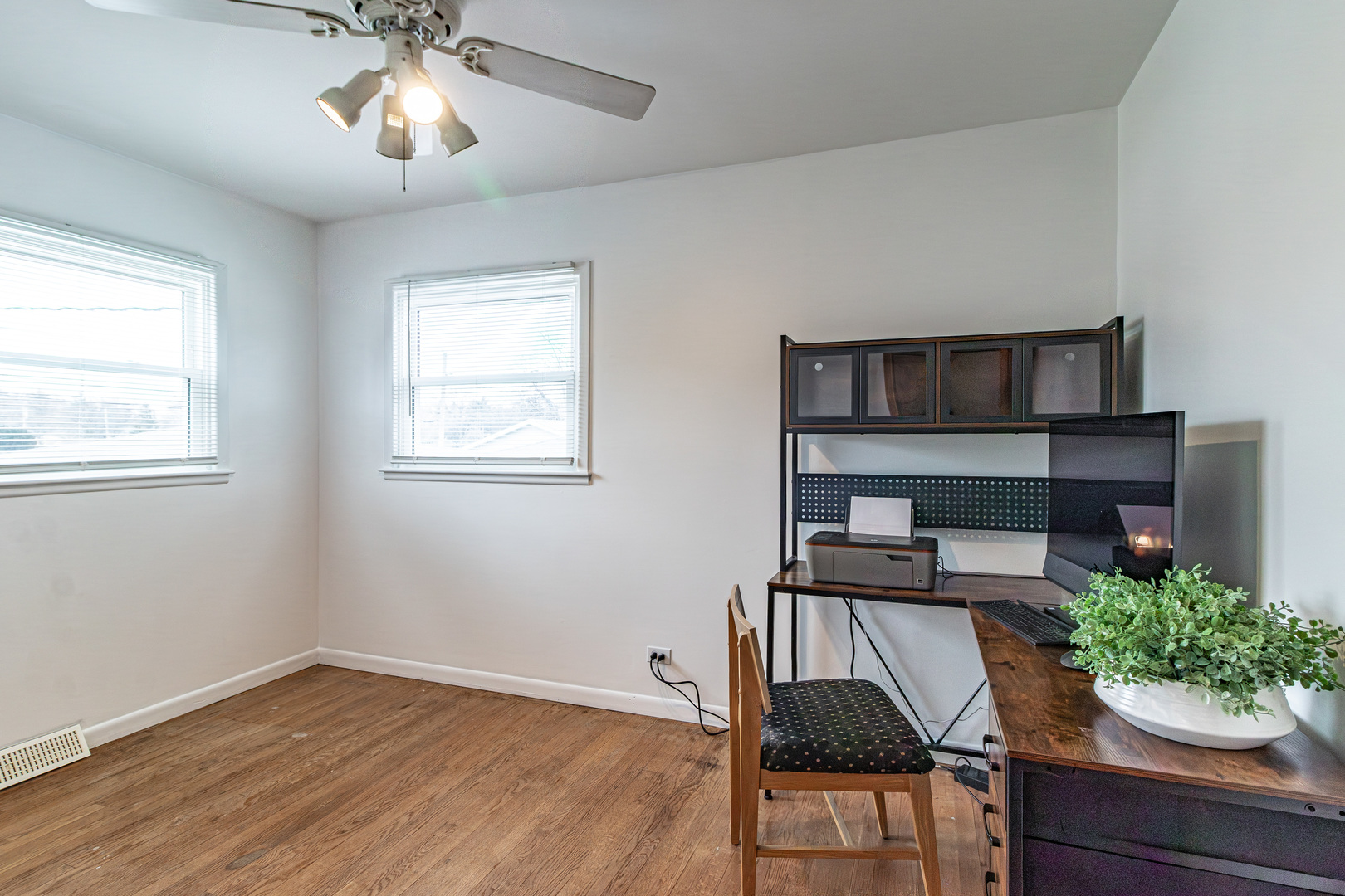 325 N Emerald Avenue, Mundelein, IL 60060