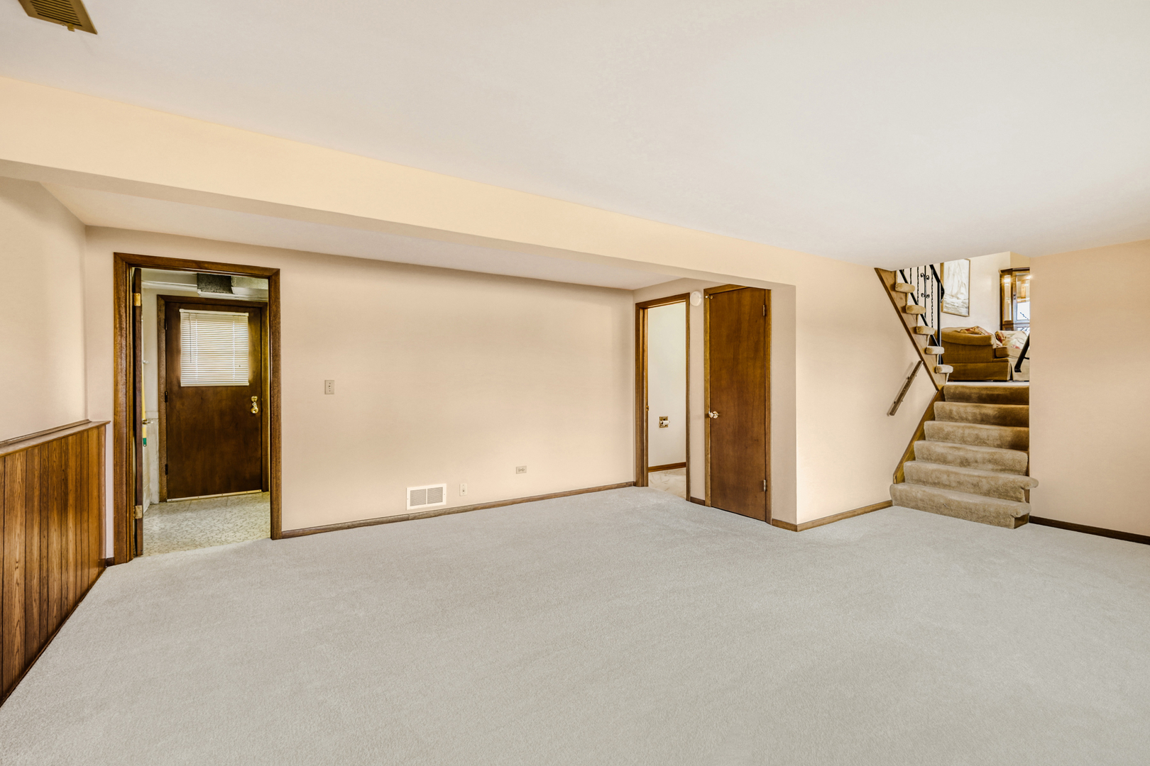 602 E Weathersfield Way, Schaumburg, IL 60193