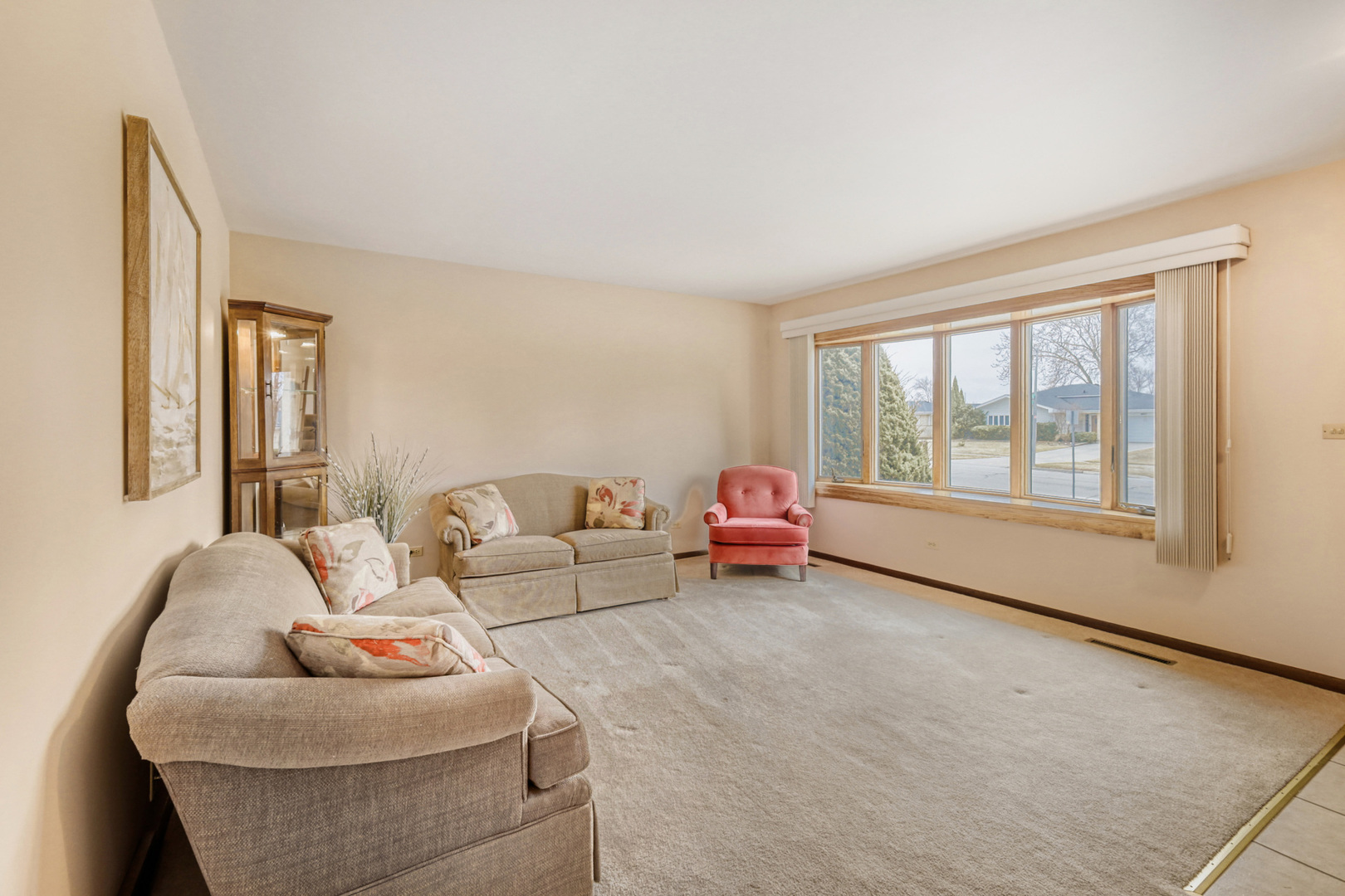 602 E Weathersfield Way, Schaumburg, IL 60193