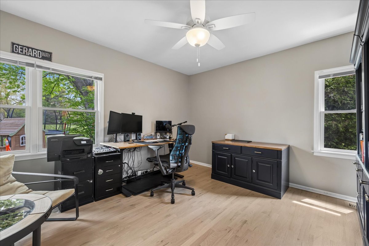 1430 Allyson Court, Libertyville, IL 60048
