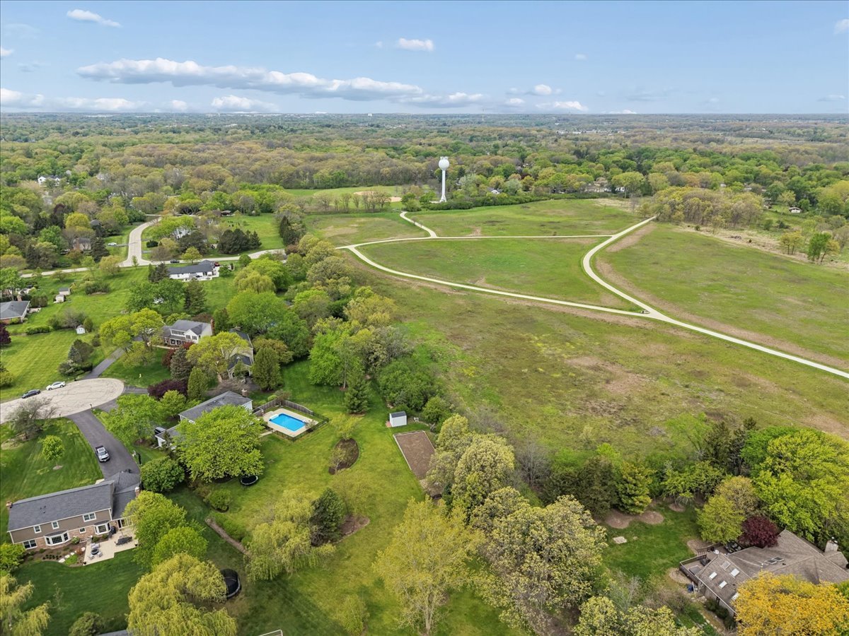 1430 Allyson Court, Libertyville, IL 60048