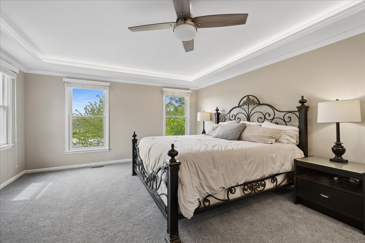 1430 Allyson Court, Libertyville, IL 60048
