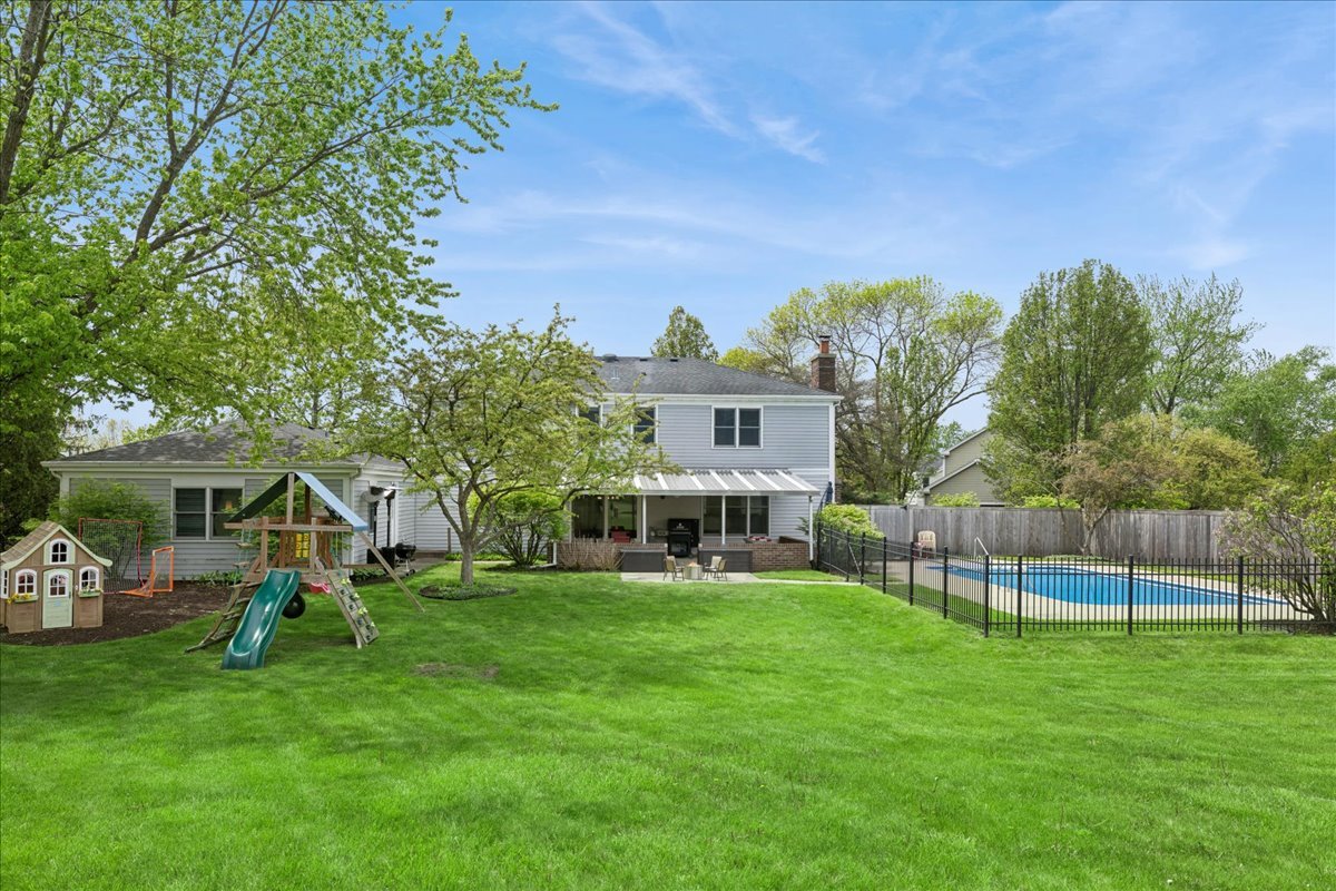1430 Allyson Court, Libertyville, IL 60048