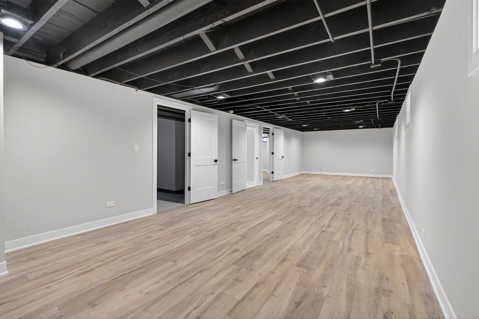 6025 W 55th Street, Chicago, IL 60638