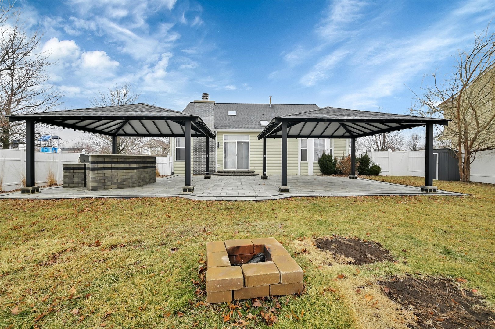 16516 W Apache Drive, Lockport, IL 60441