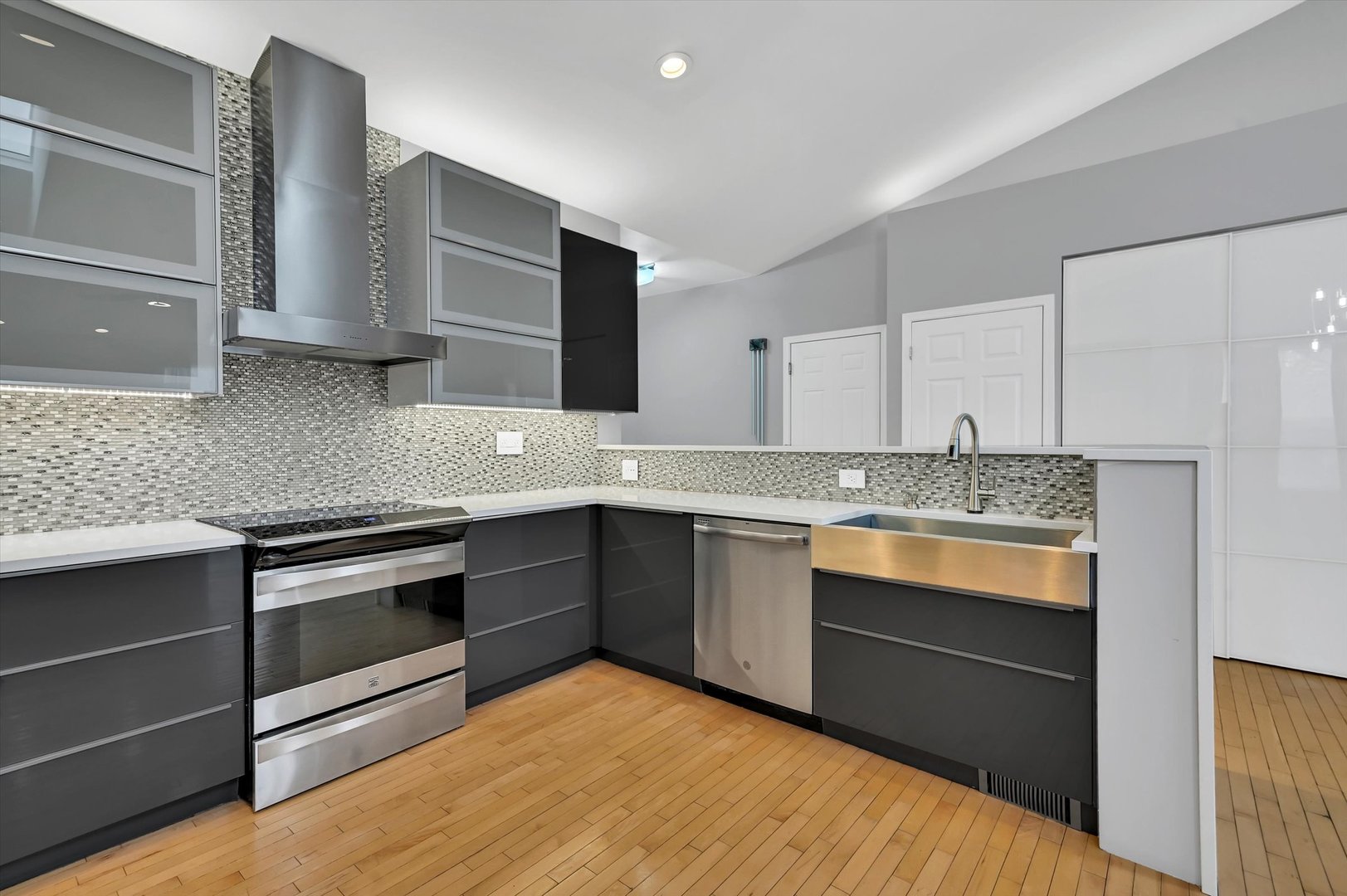 16516 W Apache Drive, Lockport, IL 60441