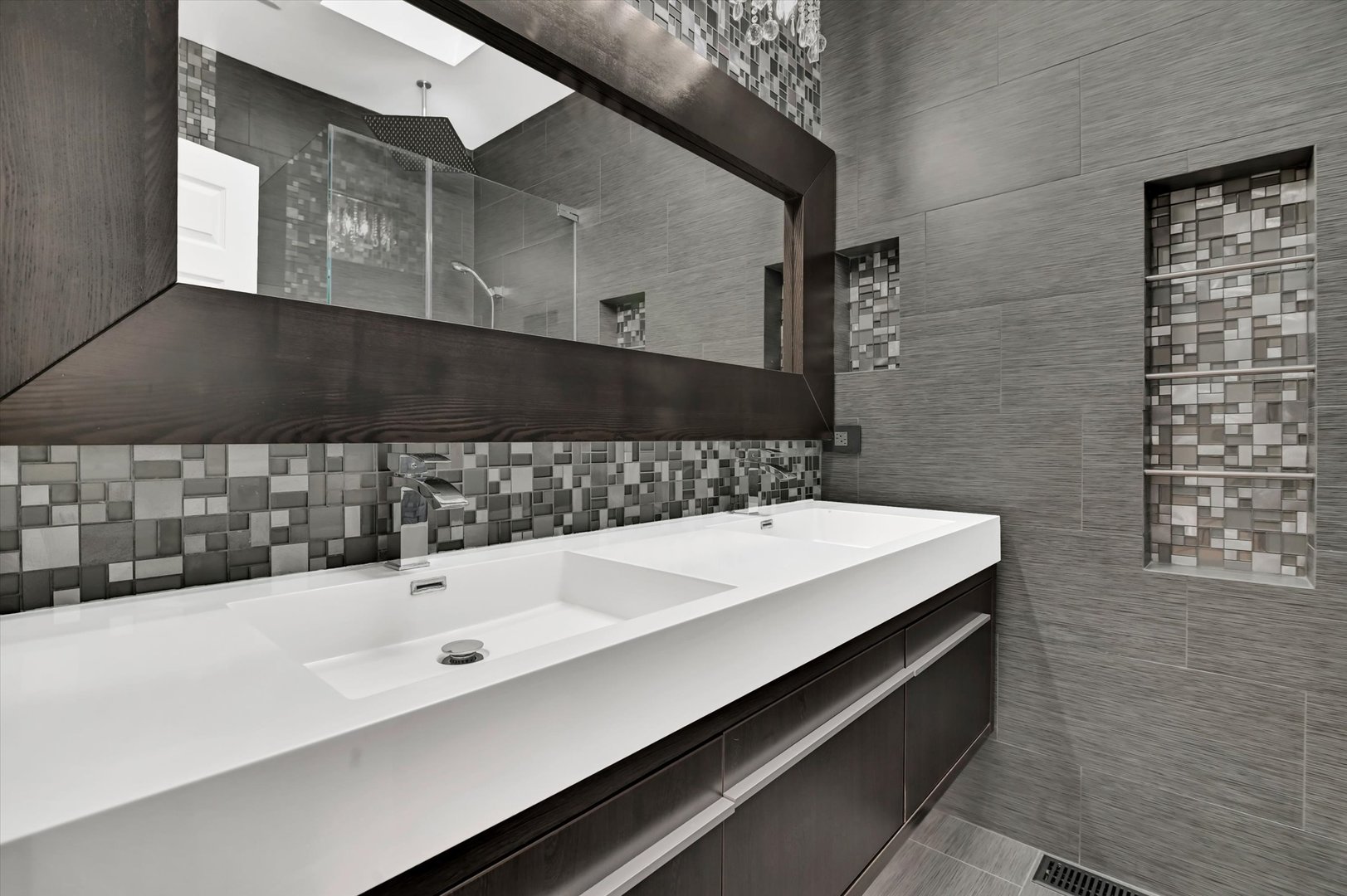 16516 W Apache Drive, Lockport, IL 60441