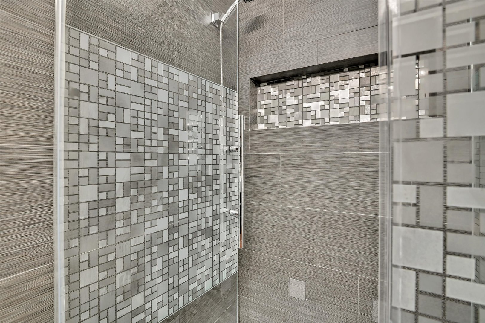 16516 W Apache Drive, Lockport, IL 60441