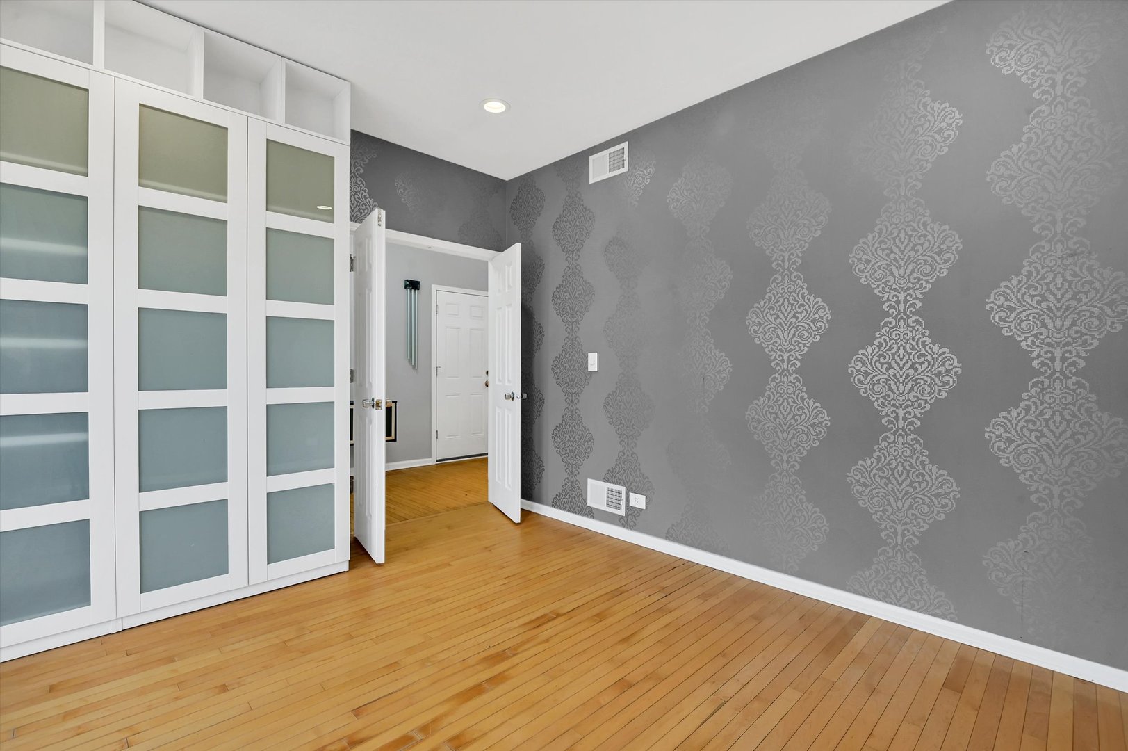 16516 W Apache Drive, Lockport, IL 60441