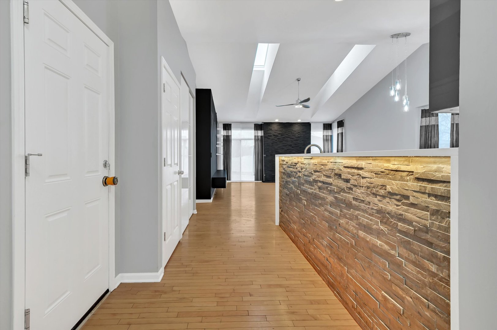 16516 W Apache Drive, Lockport, IL 60441