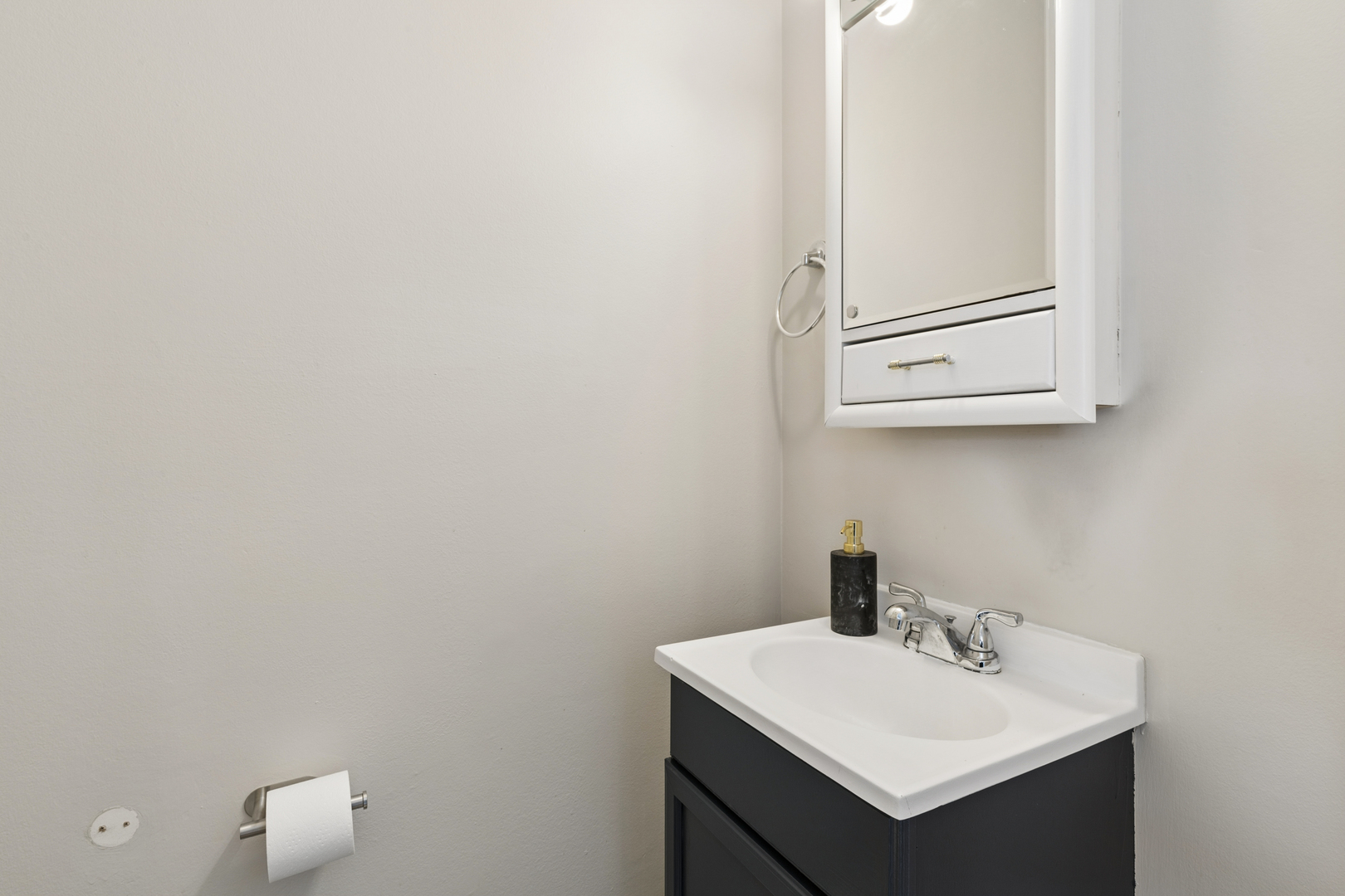 1936 Whitingham Lane, Hoffman Estates, IL 60169