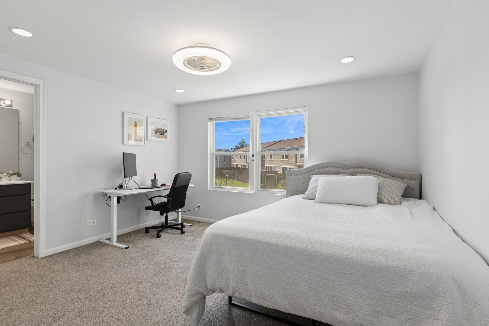 1936 Whitingham Lane, Hoffman Estates, IL 60169