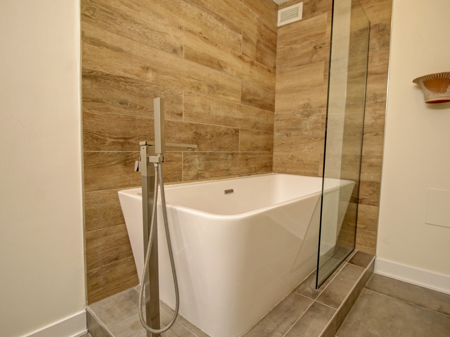 2970 N Lake Shore Drive #4D-4E, Chicago, IL 60657