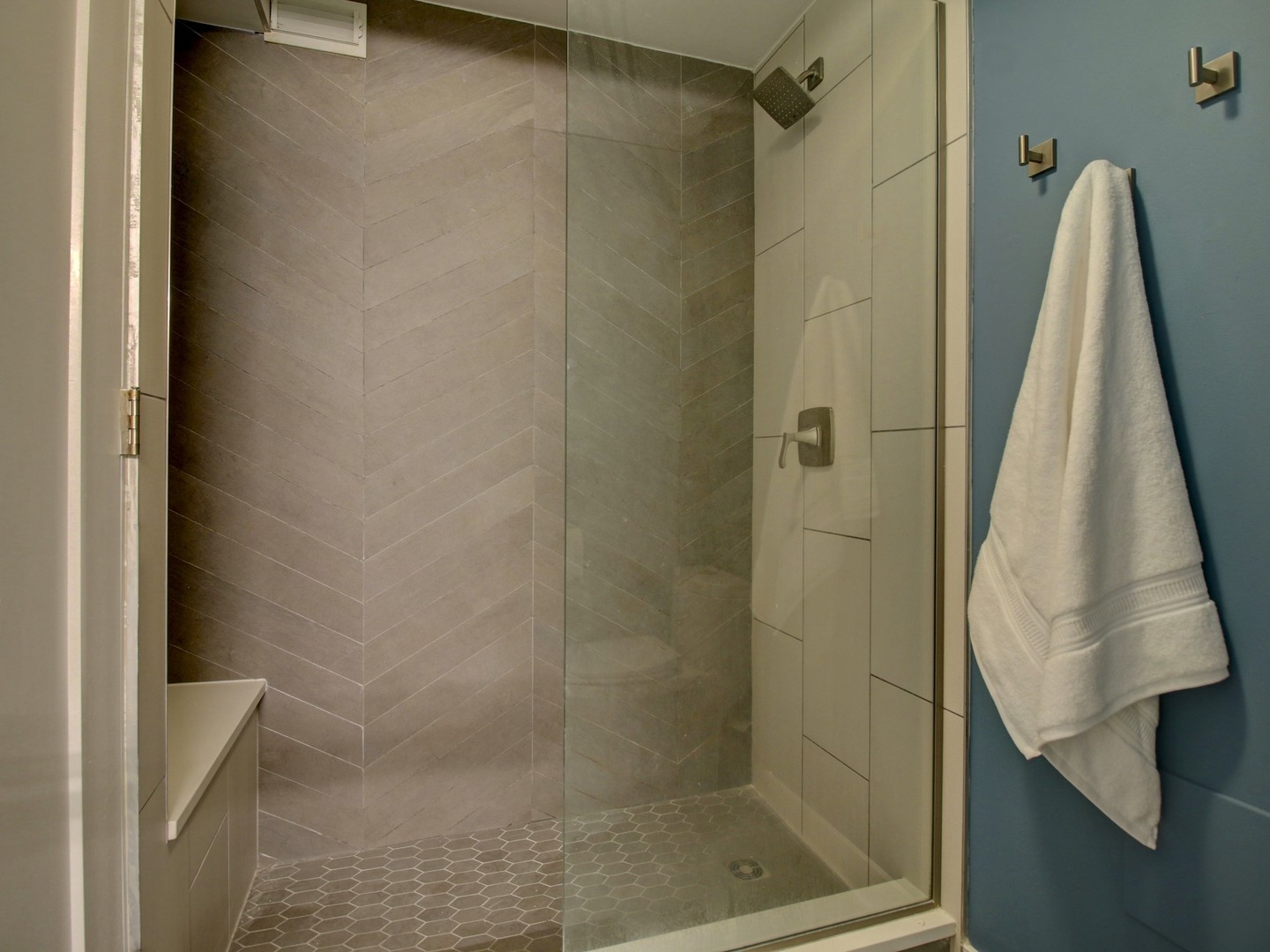 2970 N Lake Shore Drive #4D-4E, Chicago, IL 60657