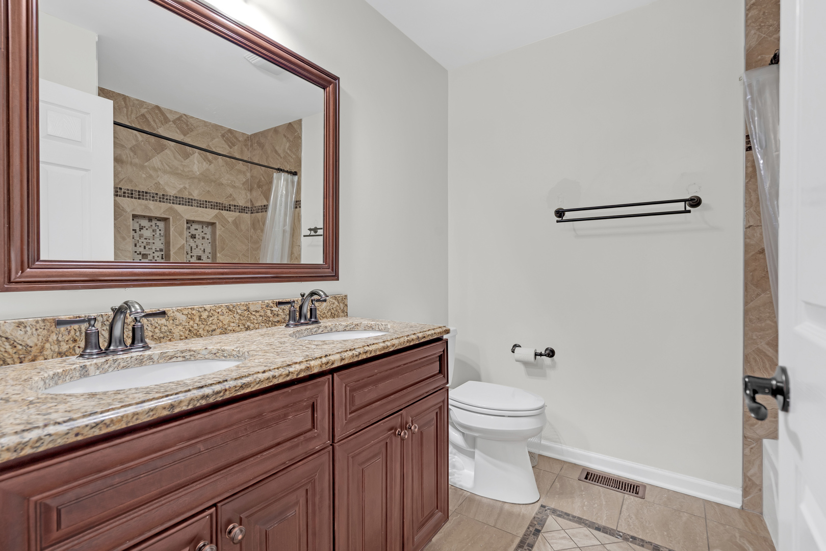 141 Manchester Court, Buffalo Grove, IL 60089