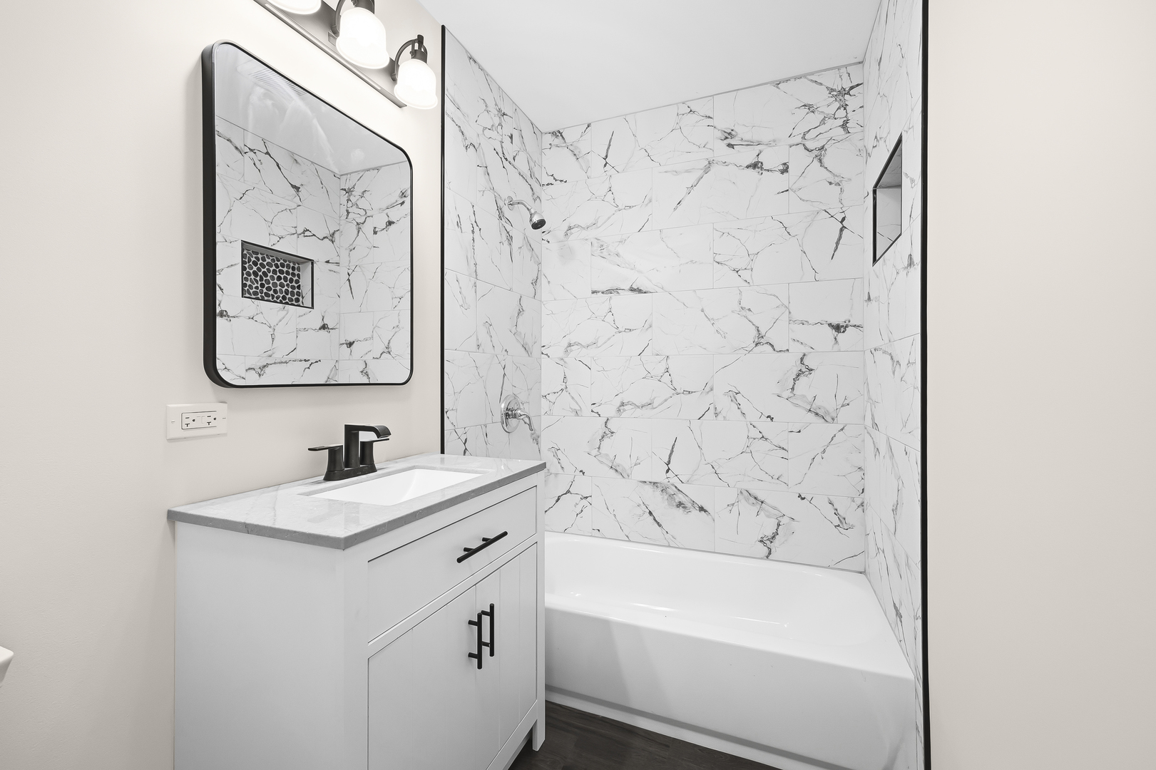 330 HICKORY Street, Chicago Heights, IL 60411