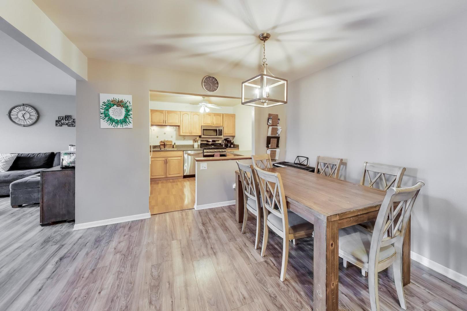 445 S Cleveland Avenue #302, Arlington Heights, IL 60005