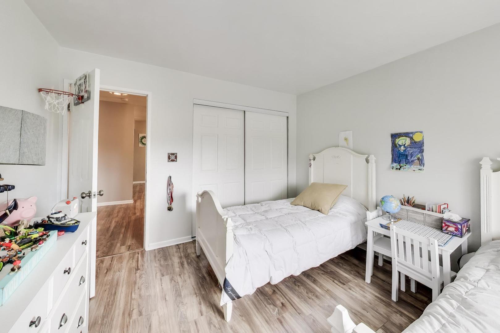 445 S Cleveland Avenue #302, Arlington Heights, IL 60005